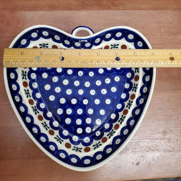 Polish Pottery Heart Shaped Bowl Mosquito Pattern - Picture 4 of 4